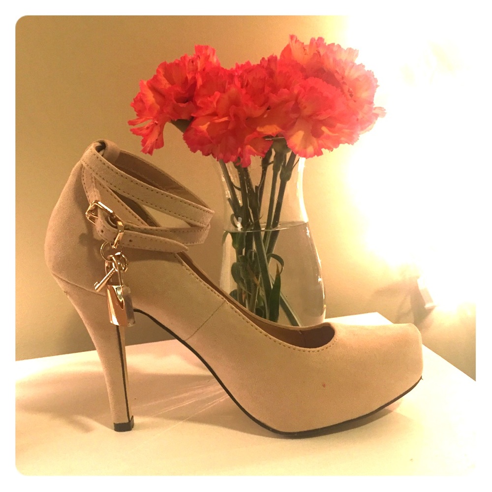 Selling because they just don’t fit me right!